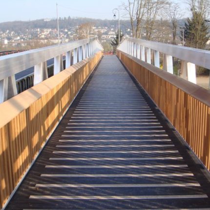 La passerelle piétons/cycles de Villebon sur Yvette